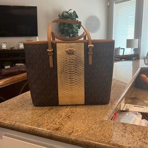 Gorgeous brand new Michael Kors bag
